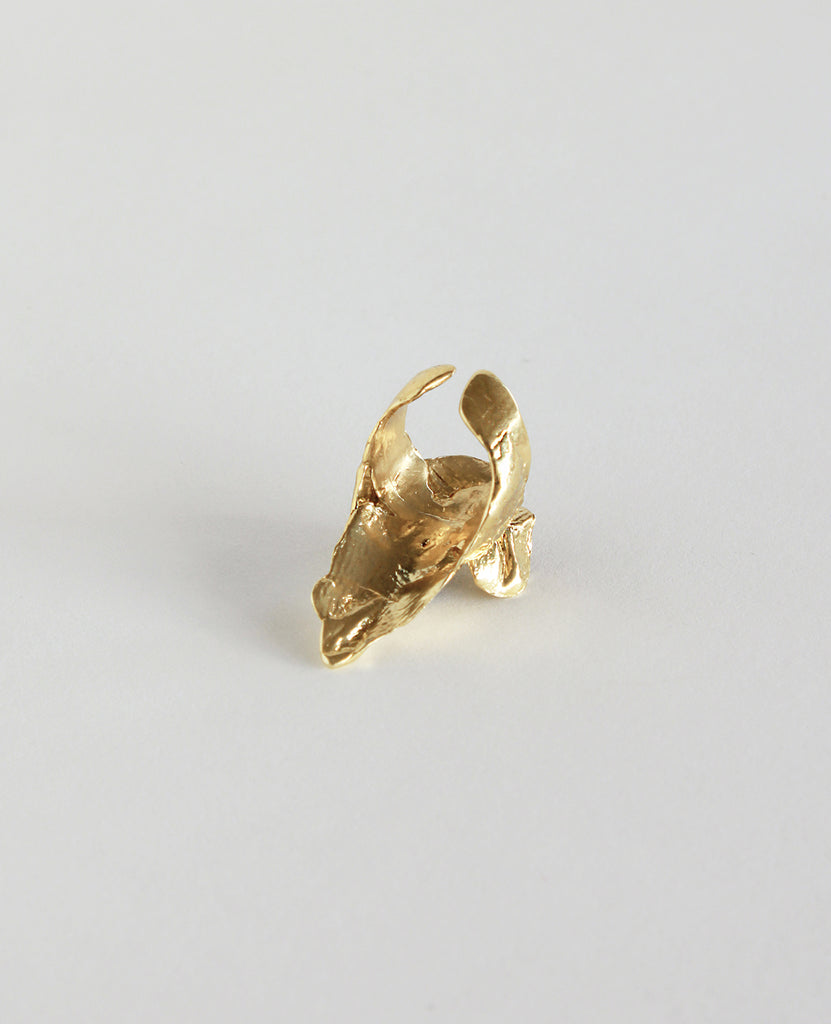 ORA-C Orchis Claw Golden Nail Ring (Mother of Pearl)